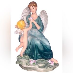 Collectible Granduer Noel Angel Figurine